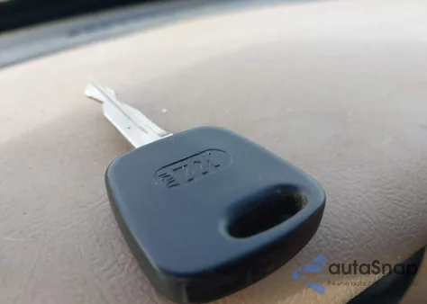 1999 Ford Explorer Eddie Bauer/Limited/Xlt from USA, damaged, VIN 1FMZU34E1XZB52681